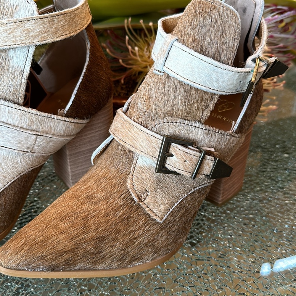 NWT ALCALAS BOOTS 8.5 NATURAL COWHAIR AMAZING! - Picture 2 of 11
